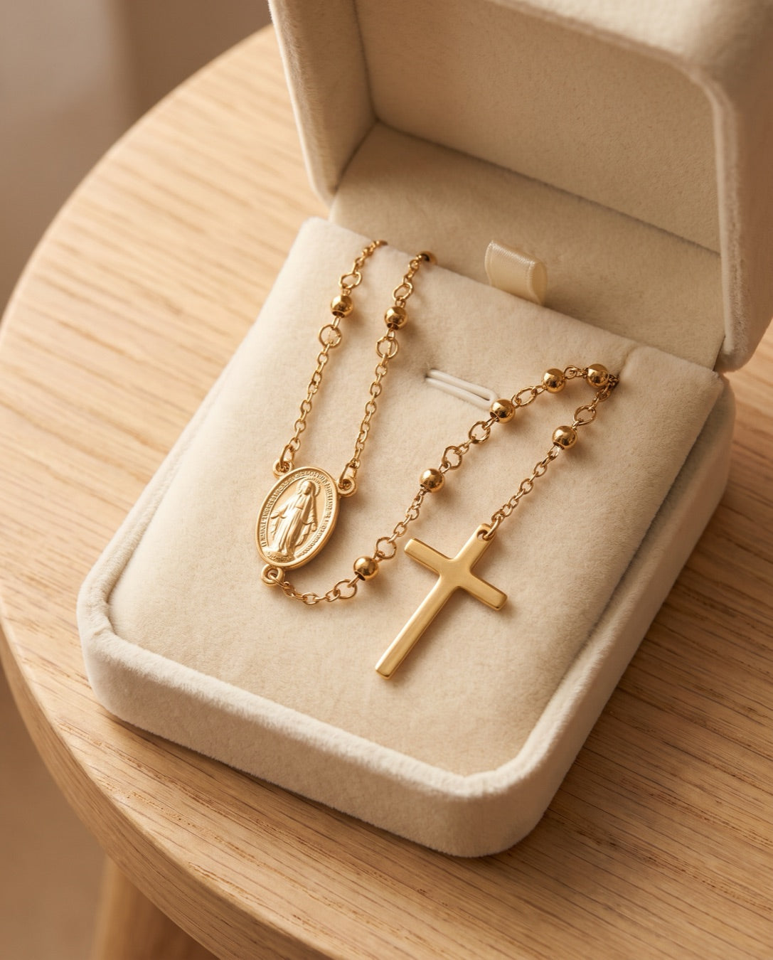 Collar rosario en estuche